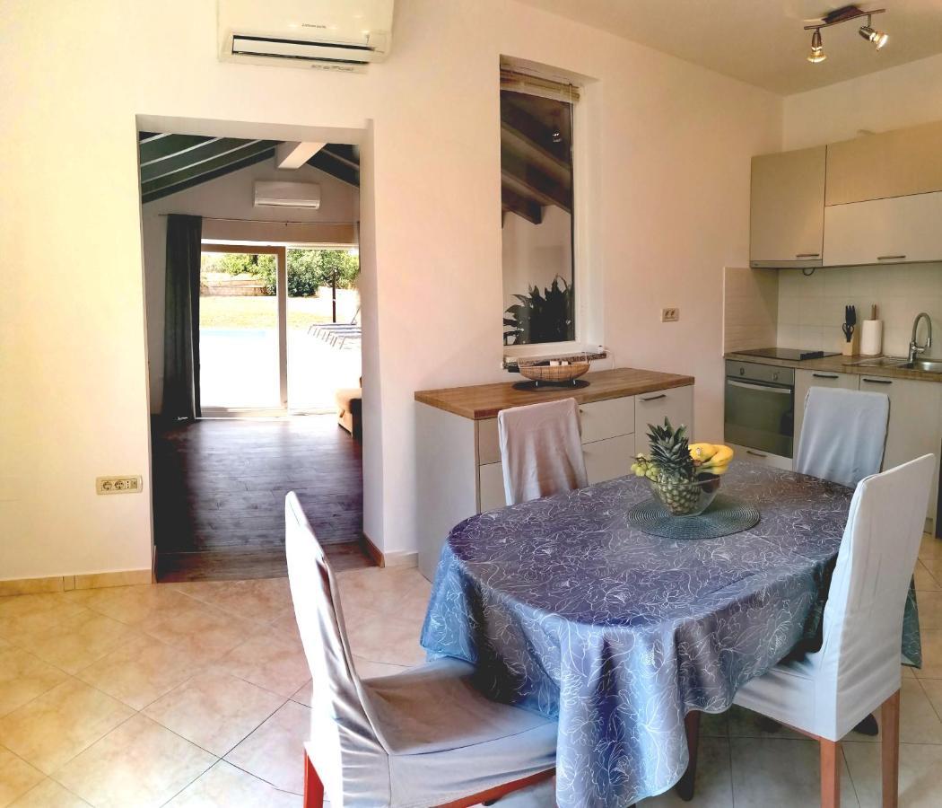 Apartmán Cozy House With Pool Near Rovinj Kanfanar Exteriér fotografie